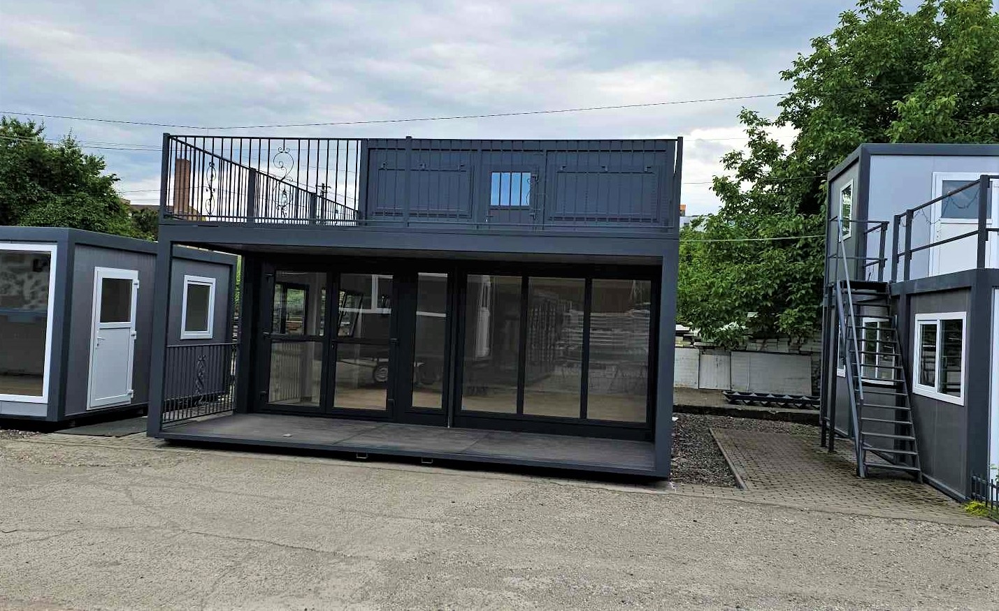 container modular cu terasa